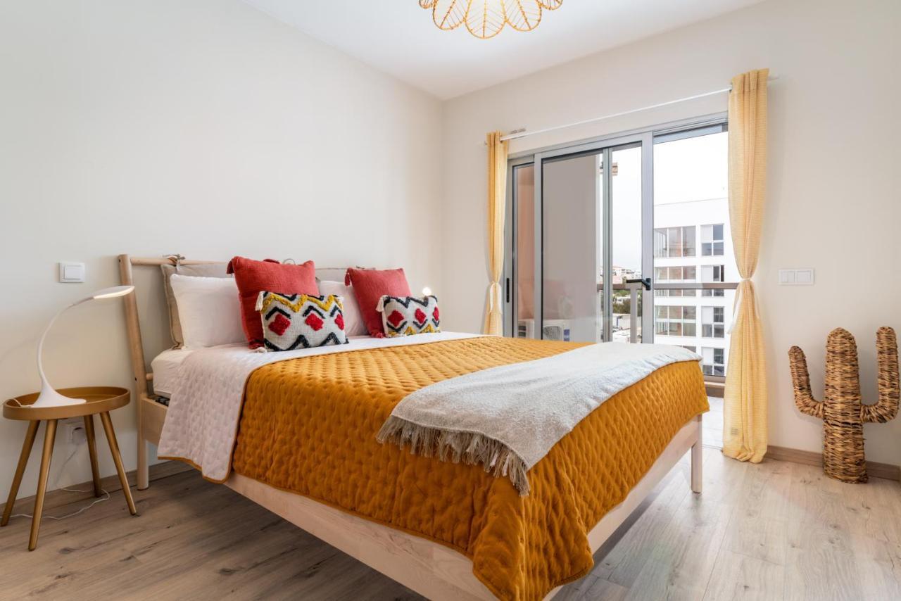 Sunny Brand New 2-Bedroom Apt - 500M From Praia Da Rocha With Ac And Pool! Portimao Bagian luar foto