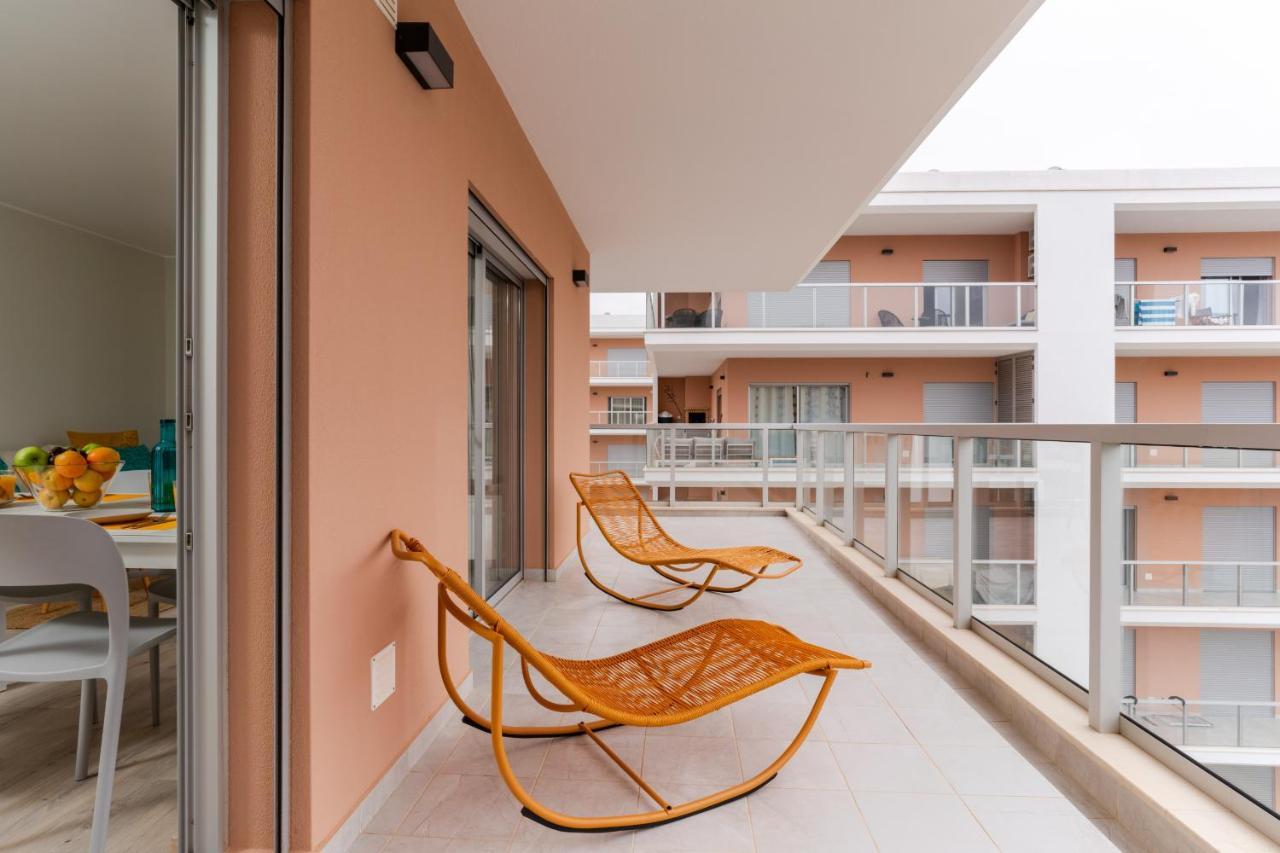 Sunny Brand New 2-Bedroom Apt - 500M From Praia Da Rocha With Ac And Pool! Portimao Bagian luar foto