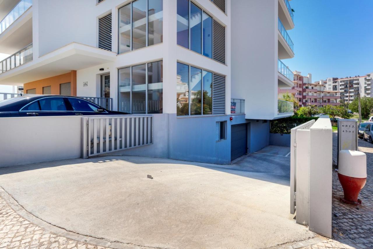 Sunny Brand New 2-Bedroom Apt - 500M From Praia Da Rocha With Ac And Pool! Portimao Bagian luar foto